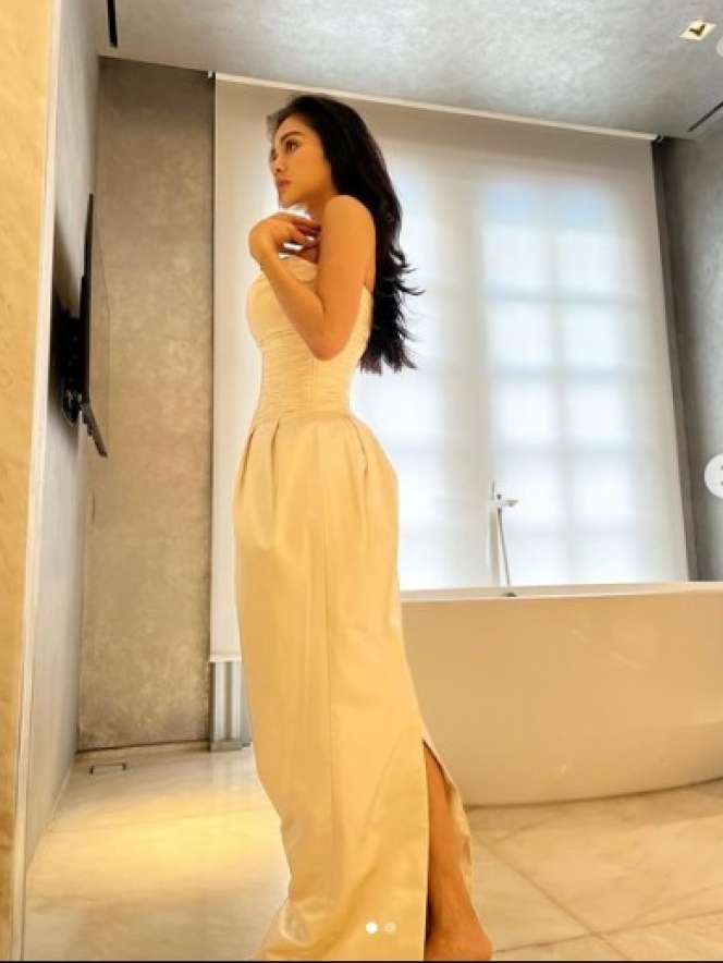 Potret Adinda Bakrie, Hot Mom Pemilik Pinggang Super Langsing!