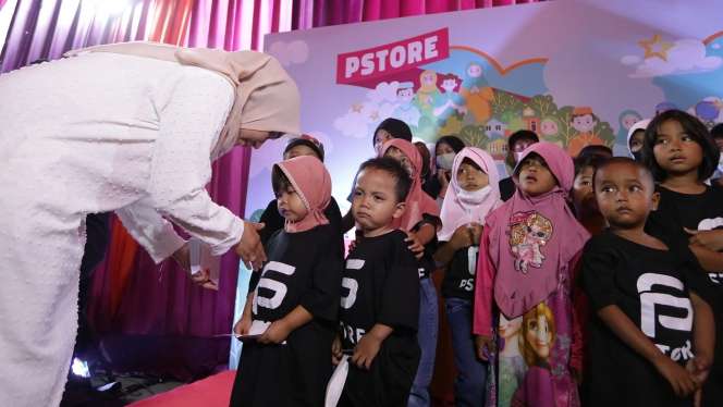 FOTO: Putra Siregar Terima Rekor MURI Kurban Terbanyak