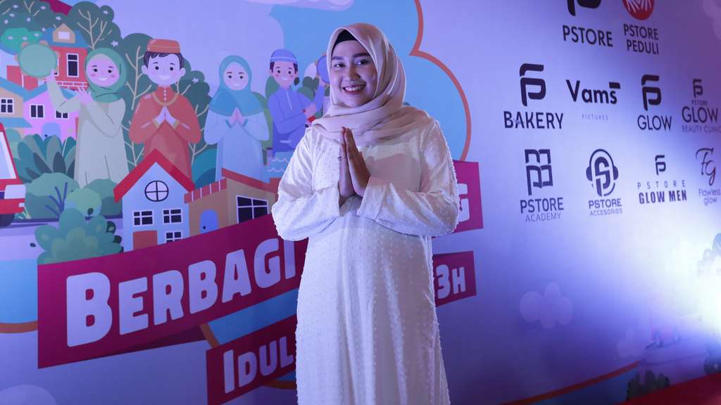 FOTO: Putra Siregar Terima Rekor MURI Kurban Terbanyak