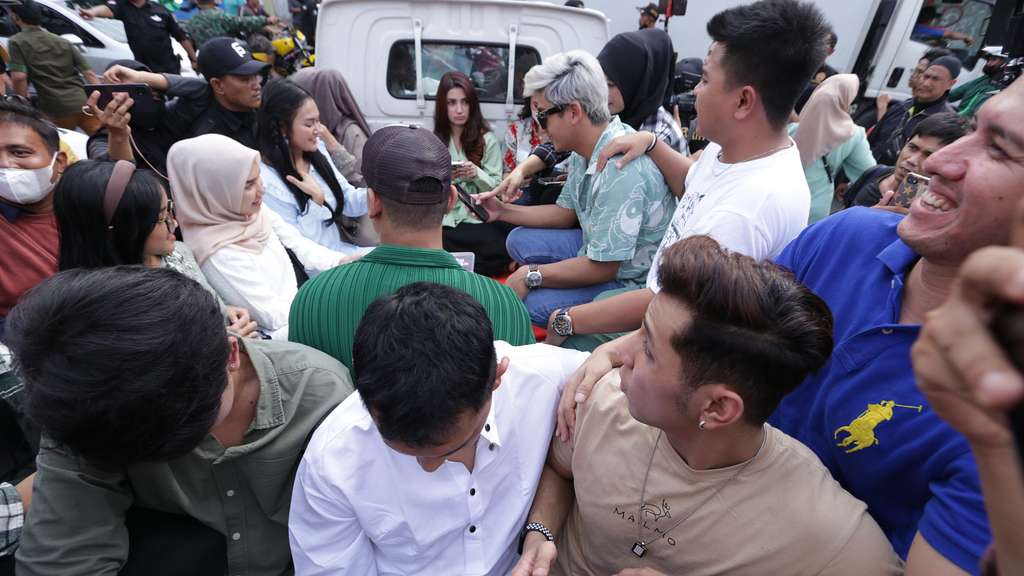 FOTO: Putra Siregar Terima Rekor MURI Kurban Terbanyak