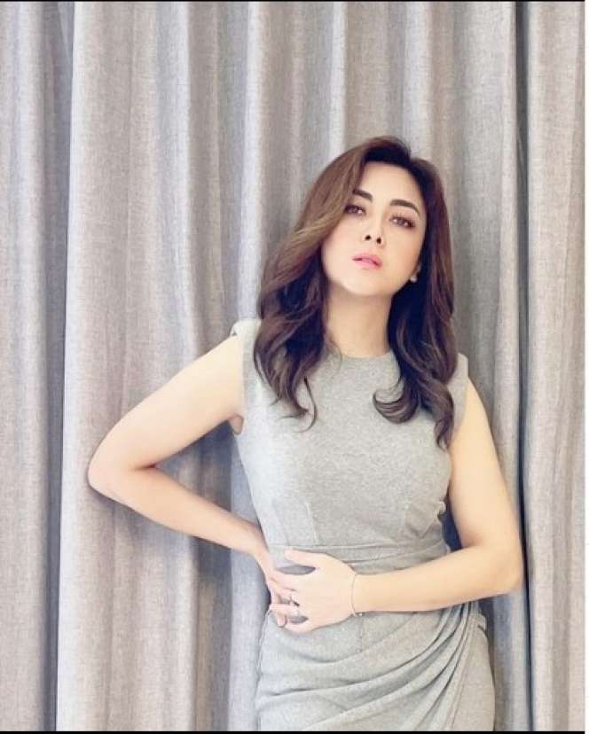 Ingat Dhena Devanka Mantan Istri Jonathan Frizzy? Kini Tempati Rumah Baru Bareng Ketiga Anaknya!