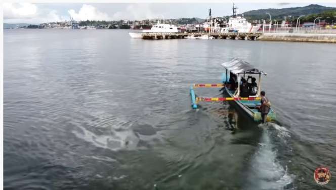 Potret Rumah Makan Apung di Tengah Laut, Konsepnya Unik Banget!