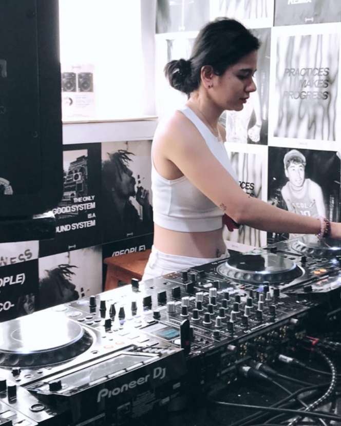 10 Potret Citra Anidya Pacar Chef Juna Saat Tampil Polos, Cantik Banget Bak Barbie Hidup!