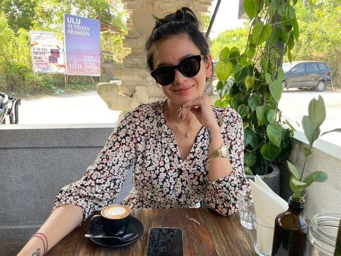 10 Potret Citra Anidya Pacar Chef Juna Saat Tampil Polos, Cantik Banget Bak Barbie Hidup!