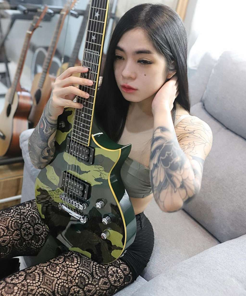 Ingat Prisa Rianzi yang Nyanyi `Kau Curi Lagi` Bareng J-Rock? Dulu Cantik Bak Bidadari, Kini Fisiknya Berubah Drastis, Lihat 8 Potretnya