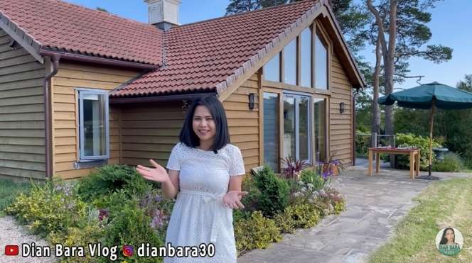 Ingat TKW Banyuwangi yang Dinikahi Bule Tajir? Nasibnya Berubah Drastis, Rumahnya Mirip Istana di Dongeng, Lihat 8 Potretnya