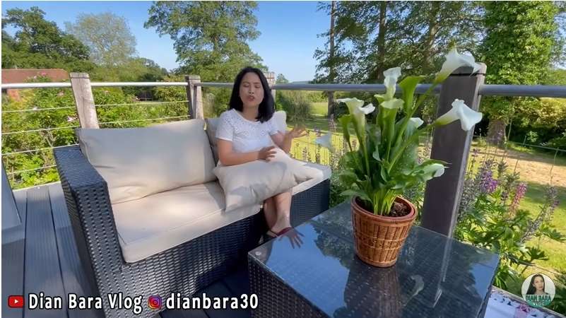 Ingat TKW Banyuwangi yang Dinikahi Bule Tajir? Nasibnya Berubah Drastis, Rumahnya Mirip Istana di Dongeng, Lihat 8 Potretnya