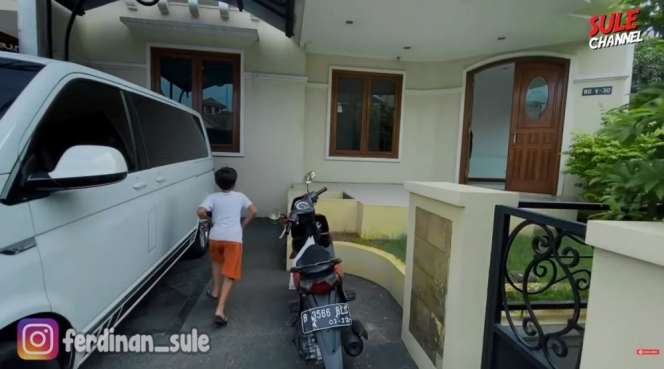 10 Adu Mewah Rumah Putri Delina VS Nathalie Holscher Pemberian Sule, Bak Bumi dan Langit! 