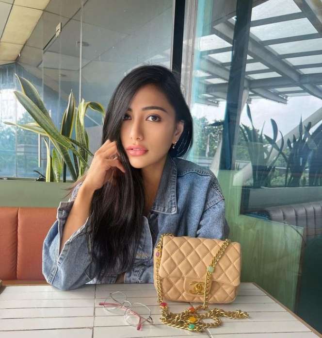Potret Rezy Adisty Model Cantik yang Kerap Berbagi dengan Anak-anak Manusia Silver, Sisi Lain yang Tak Banyak Orang Tahu!