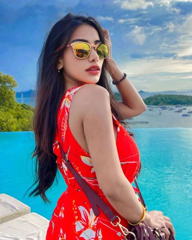 Potret Rezy Adisty Model Cantik yang Kerap Berbagi dengan Anak-anak Manusia Silver, Sisi Lain yang Tak Banyak Orang Tahu!