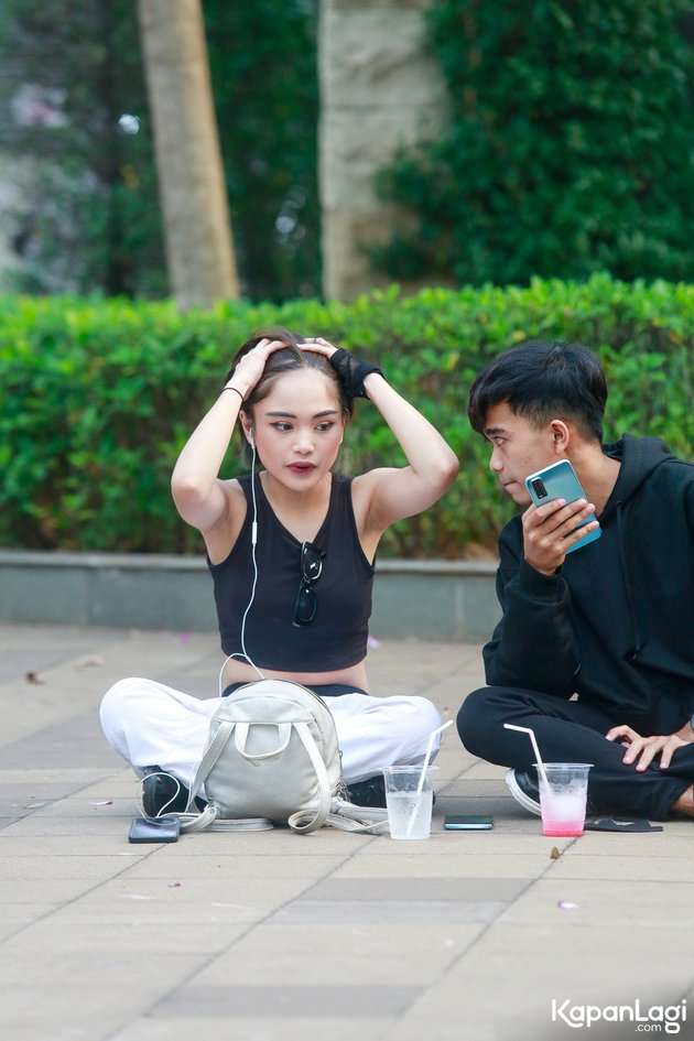 Disebut Mirip Fuji, Ini Potret Jeje dan Kekasih di Kawasan Sudirman, Pasangan Viral di TikTok!