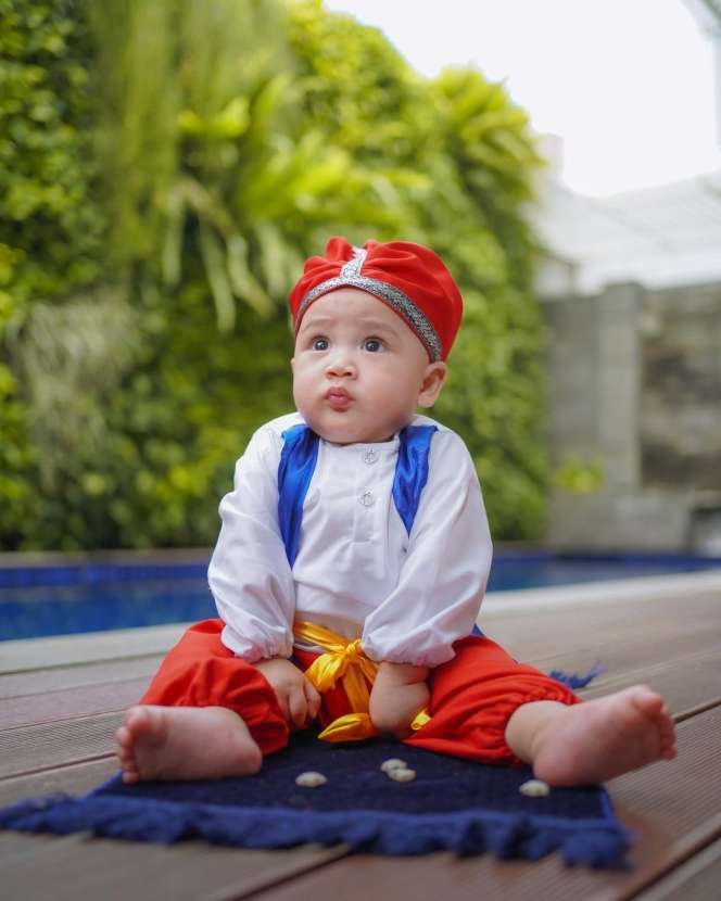 Potret Rayyanza 'Si Cipung' Pakai Kostum Aladdin Bikin Gemas 