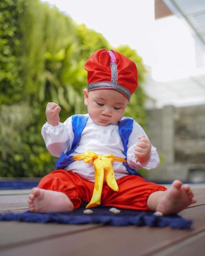 Potret Rayyanza 'Si Cipung' Pakai Kostum Aladdin Bikin Gemas 