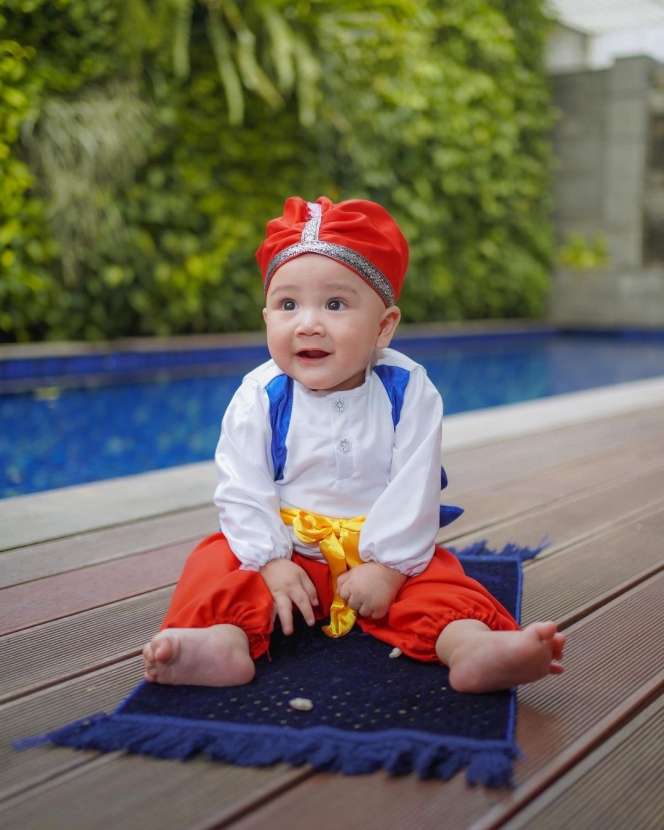 Potret Rayyanza 'Si Cipung' Pakai Kostum Aladdin Bikin Gemas 