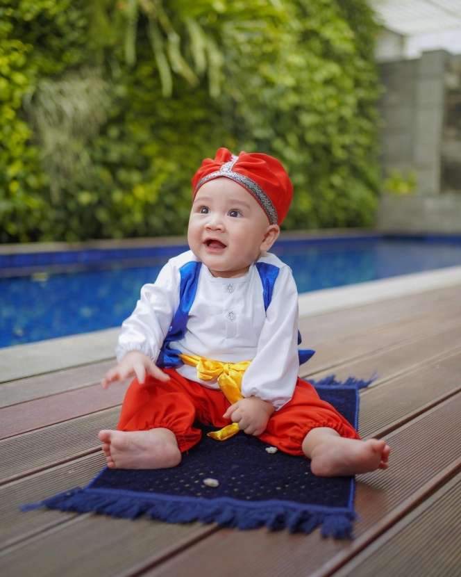 Potret Rayyanza 'Si Cipung' Pakai Kostum Aladdin Bikin Gemas 