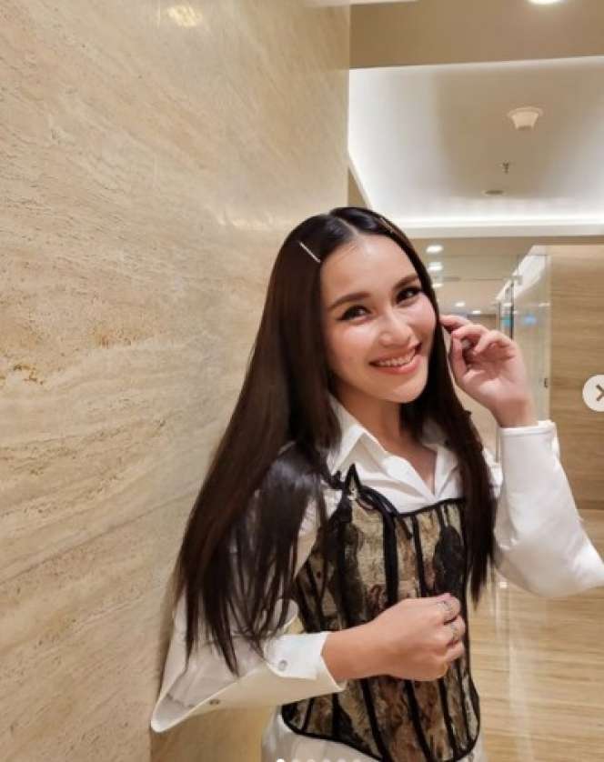 Sederet Seleb yang Bawa Bekal Sendiri saat Kerja, Alasan Ayu Ting Ting Bikin Kangen Rumah!