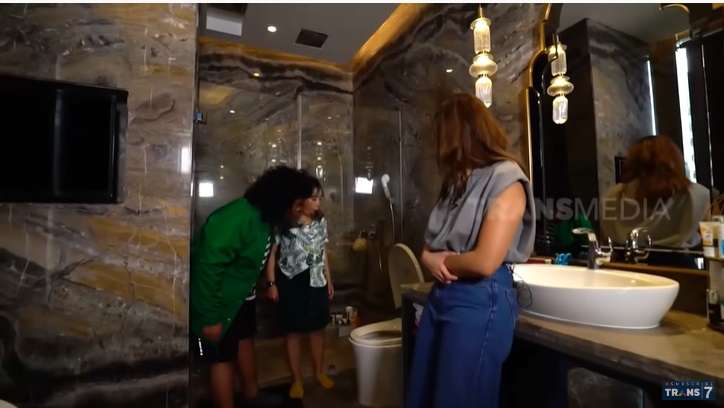 Potret Rumah Violenzia Jeanette, Bestie Vanessa Angel, Desainnya Super Mewah!