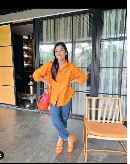Sempat Dituding Numpang Hidup Pada Kakaknya, Ternyata Artis Ini Punya Kekayaan Melimpah, Suaminya Bukan Orang Sembarangan!