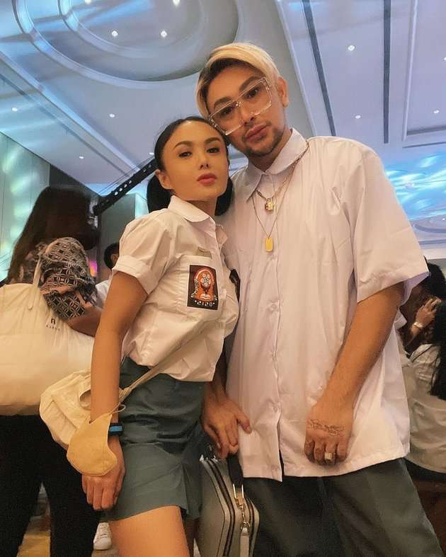 Potret Artis Pakai Baju SMA Hadiri Ulang Tahun Ussy Sulistiawaty yang Ke-41