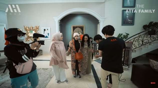 Momen Perdana Pertemuan Ibunda Atta Halilintar Dengan Krisdayanti Setelah Satu Tahun Jadi Besan