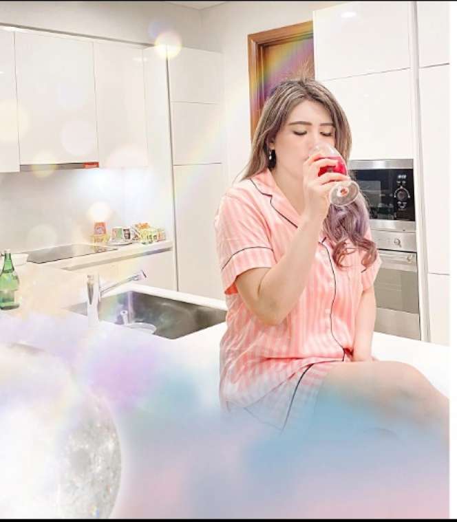 Potret Rumah Via Vallen yang Berlatar Lumpur Lapindo, Ternyata Megah Banget!
