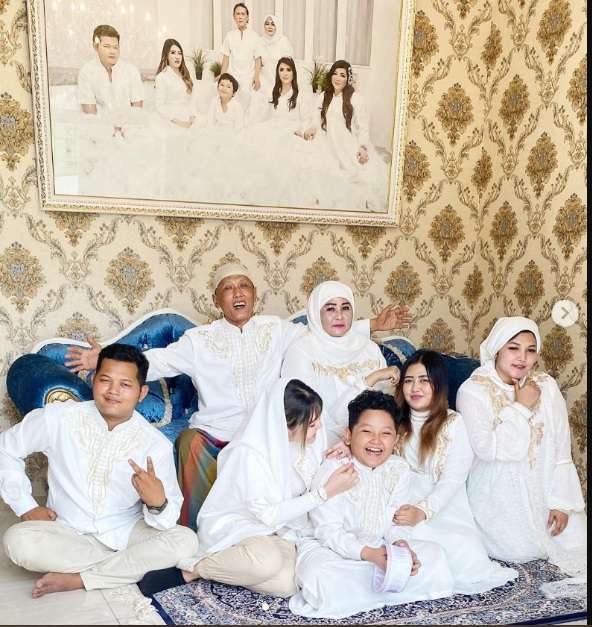 Potret Rumah Via Vallen yang Berlatar Lumpur Lapindo, Ternyata Megah Banget!