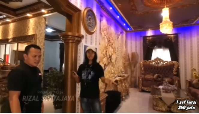 Potret Rumah Terbengkalai Disulap Jadi Mewah Bak Istana, Biayanya Capai Rp10 Miliar!