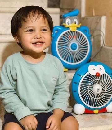 Beda dari Bocah Lain, Potret Anak Tasya Kamila Hobi Koleksi Kipas Angin