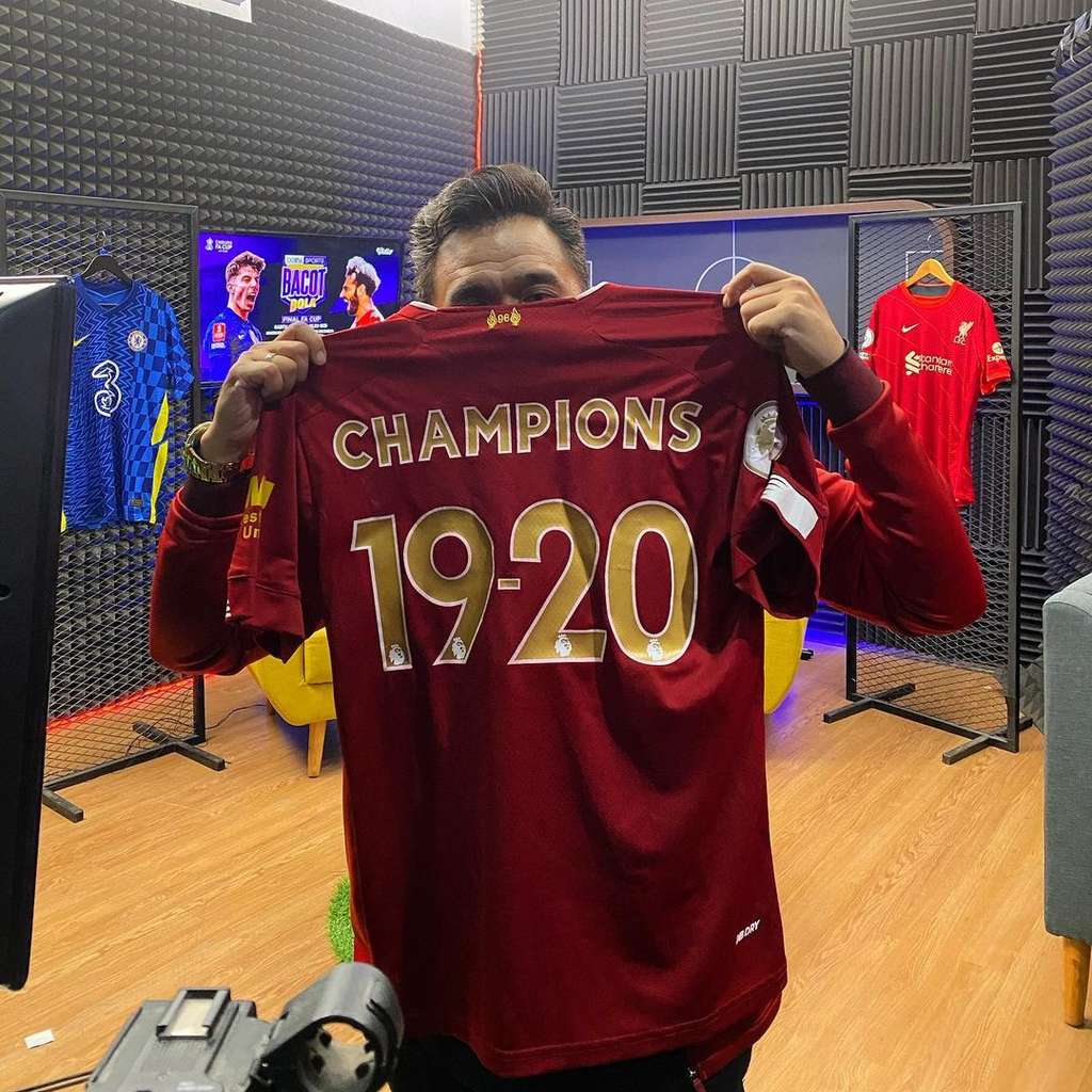 Masih Ingat Valentino, Komentator Bola `Jebreeet`? Sempat Berduka, Kini Viral Penampakan Rumahnya Mewah Bak Istana