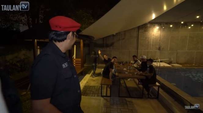10 Potret Kantor Gading Marten yang Besar dan Mewah, Ada Mini Bar & Kolam Renang, Bikin Mantan Minder?