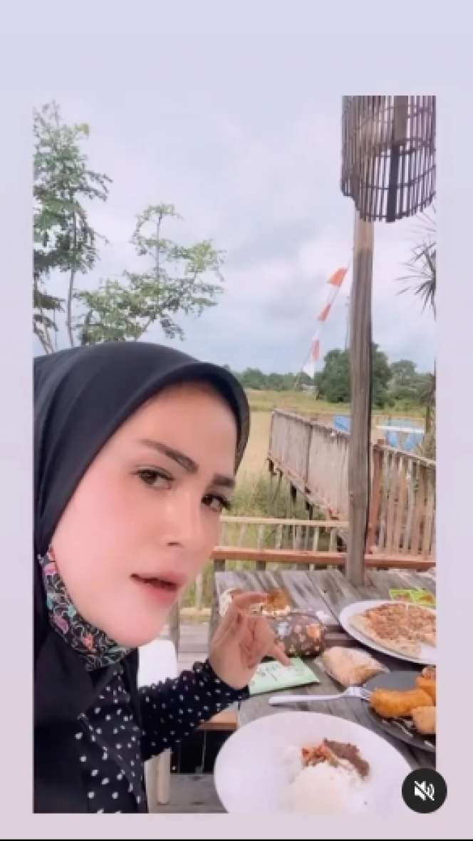 8 Potret Cantiknya Wakil Bupati Seruyan yang Viral, Parasnya Bak Barbie, Bikin Warga Betah!