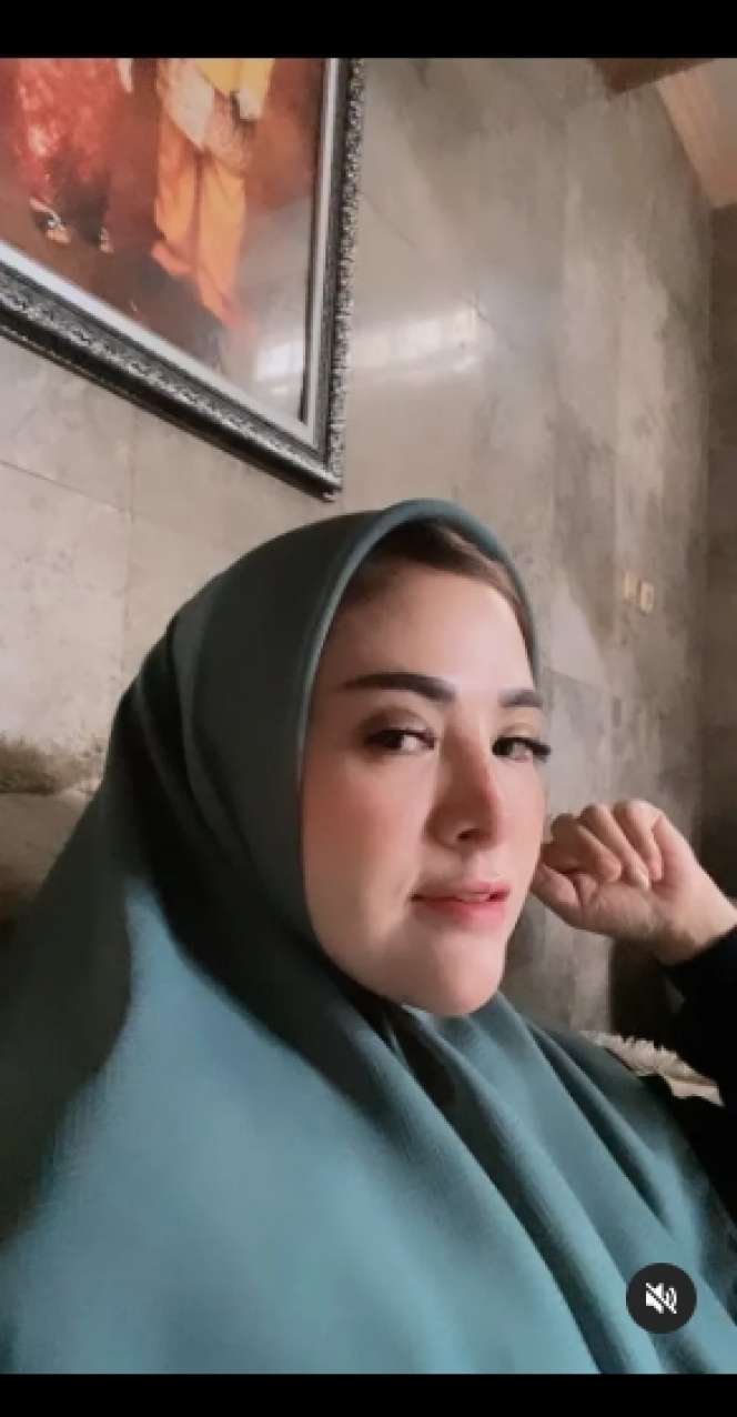 8 Potret Cantiknya Wakil Bupati Seruyan yang Viral, Parasnya Bak Barbie, Bikin Warga Betah!