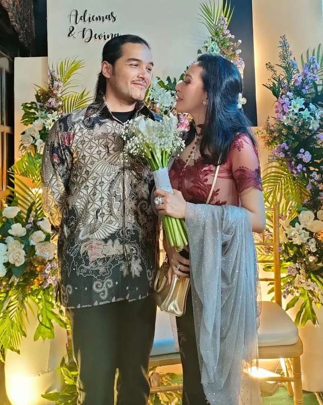 Tak Banyak yang Tahu, Ini Potret Istri Romy Rafael, Ternyata Awet Muda Banget!
