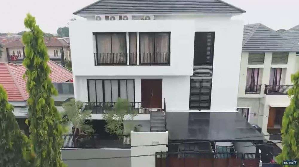 Perang Dingin, 10 Adu Mewah Rumah Nikita Mirzani VS Nindy Ayunda, Siapa Predikat Janda Tajir?