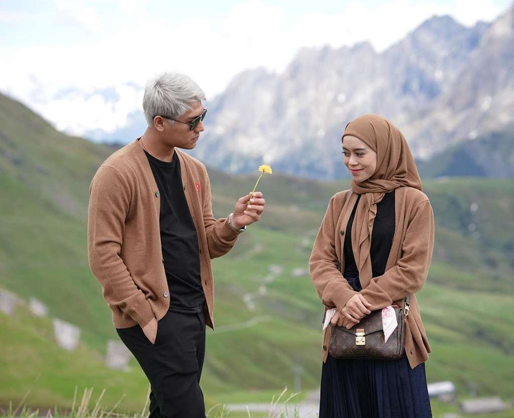 Deretan Selebriti Dinikahi dengan Mahar Mata Uang Asing Nilai Fantastis, Terbaru Via Vallen