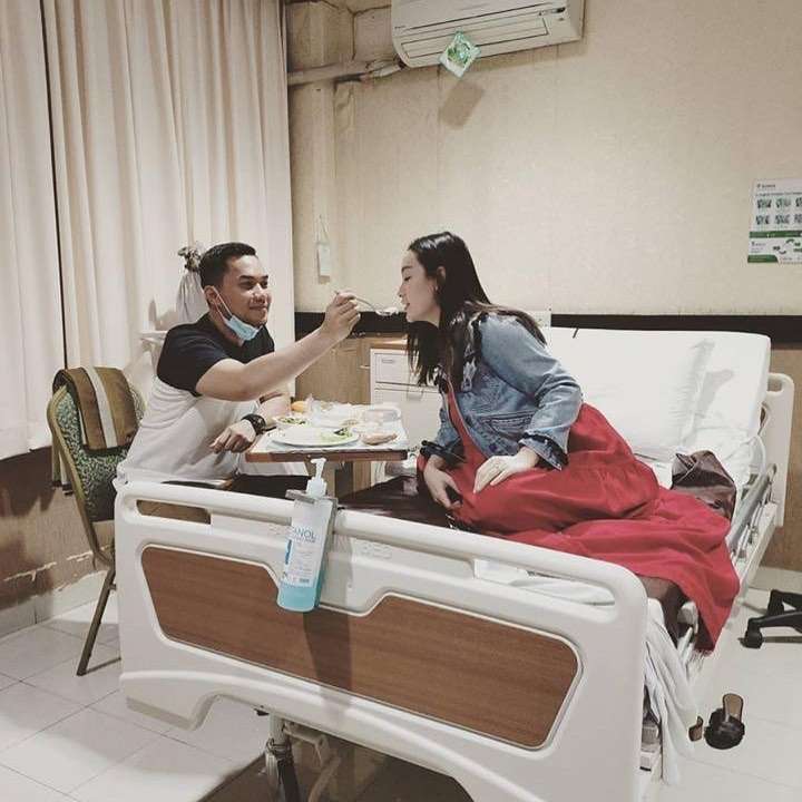 Potret Kemesraan Zaskia Gotik dengan Sirajuddin Mahmud di Tengah Isu Suami Digugat Model