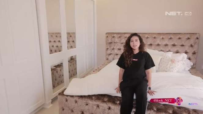 10 Potret Rumah Mewah Sahila Hisyam `Si Ratu FTV` yang Jarang Tersorot, Ternyata Tajir Abis! 