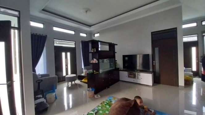 10 Adu Mewah Rumah Bos Saep VS Ubed `Copet Preman Pensiun`, Bak Langit & Bumi, Satunya Miris!