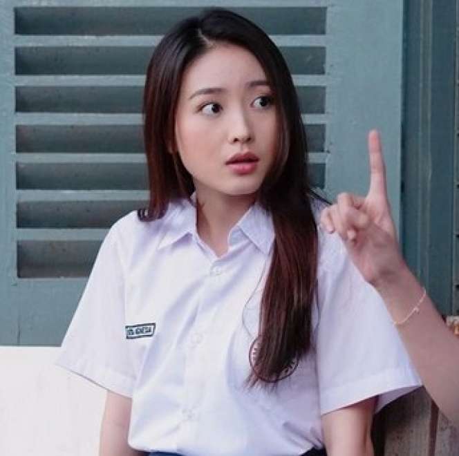 Merasa Masih Muda, Potret Natasha Wilona Nyaman Jadi Anak SMA