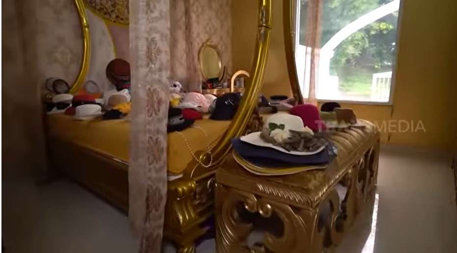 Potret Rumah Indah Sari Mantan Kekasih Saipul Jamil, Mewah Kamar Tidurnya Serba Emas!