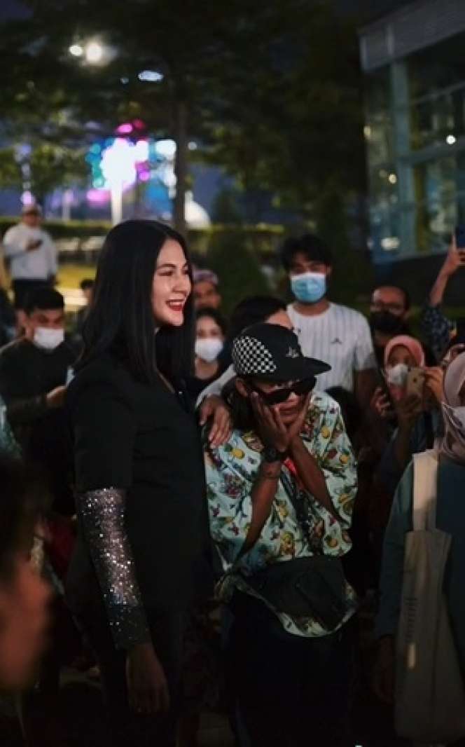 Potret Paula Verhoeven Ikut Citayam Fashion Week, Auto Salfok Bocil SCBD: 'Langsung Datang Pawangnya' 