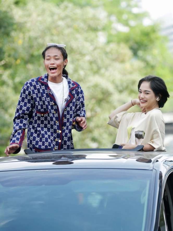 10 Potret Jeje Slebew dan Bonge `Seleb Citayam Fashion Week`, Keliling Jakarta Naik Mobil Mewah!