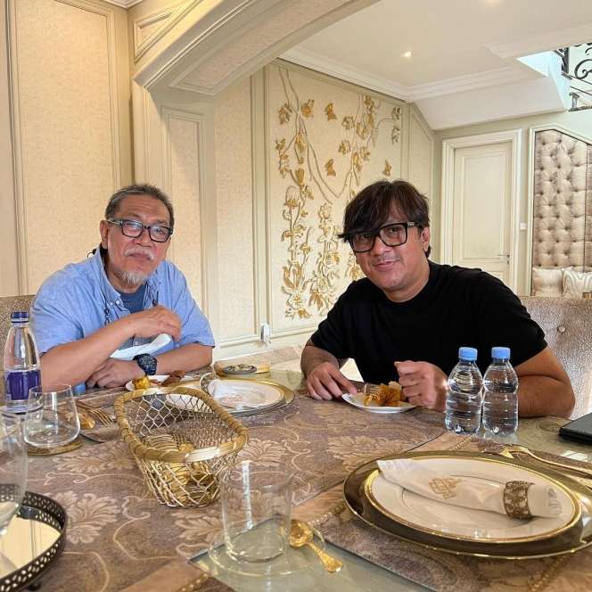 Artis Berjuluk `Sultan` Ini Dulu Hanya Dibayar Rp5000, Kini Penghasilan Milyaran & Rumahnya Lapis Emas, Siapa Dia?