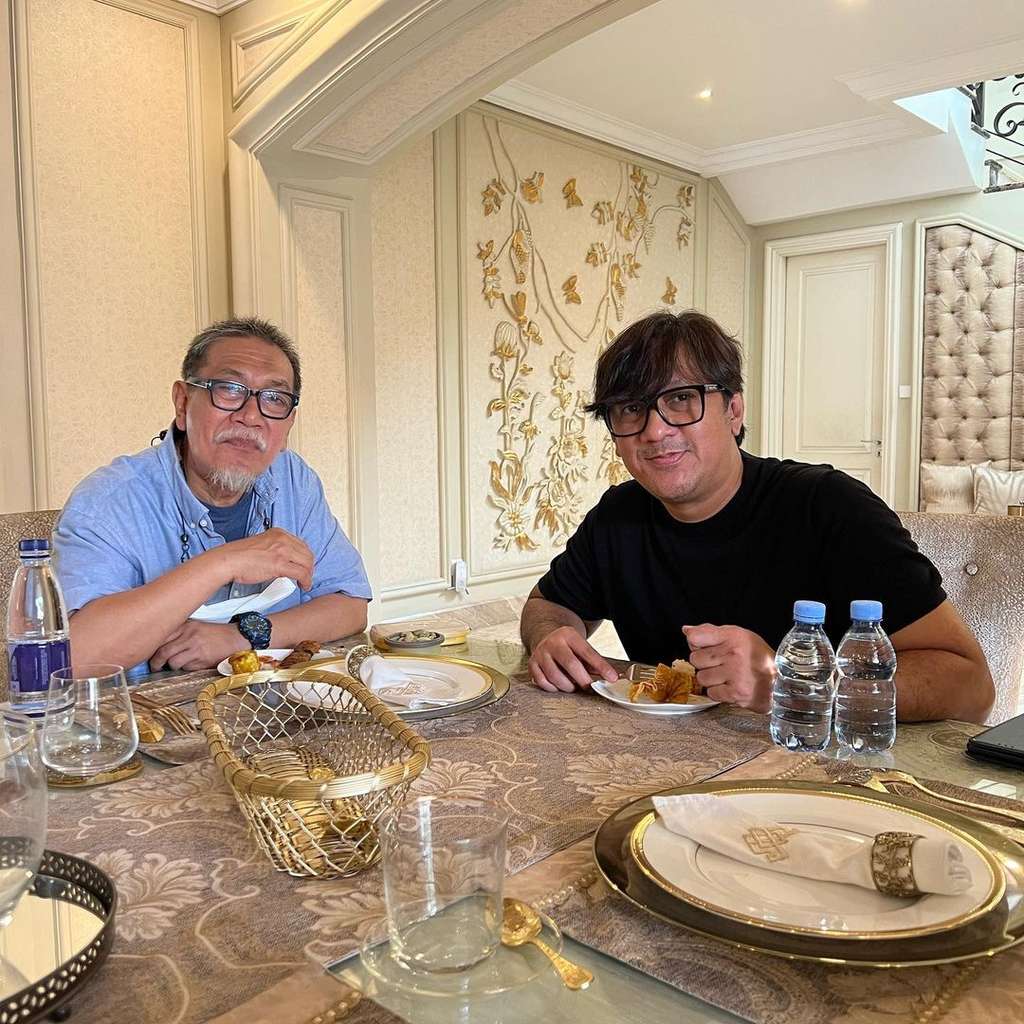 Artis Berjuluk `Sultan` Ini Dulu Hanya Dibayar Rp5000, Kini Penghasilan Milyaran & Rumahnya Lapis Emas, Siapa Dia?