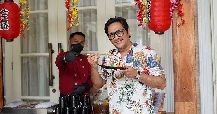 Artis Berjuluk `Sultan` Ini Dulu Hanya Dibayar Rp5000, Kini Penghasilan Milyaran & Rumahnya Lapis Emas, Siapa Dia?