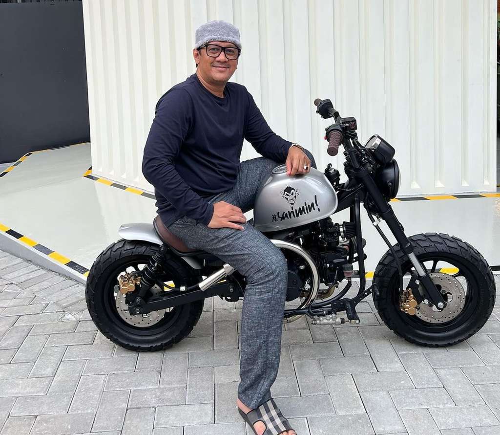 Artis Berjuluk `Sultan` Ini Dulu Hanya Dibayar Rp5000, Kini Penghasilan Milyaran & Rumahnya Lapis Emas, Siapa Dia?