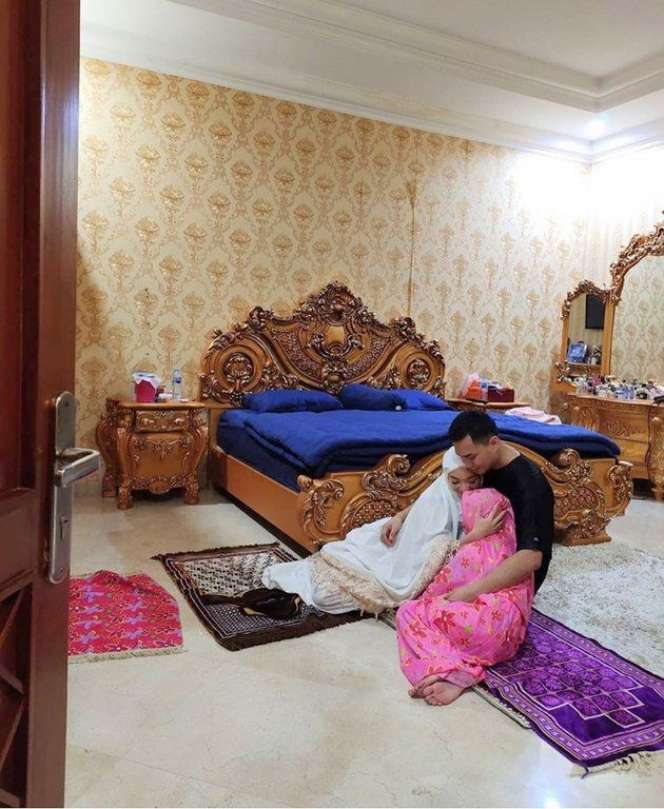 Potret Rumah Zaskia Gotik, Dulu Tidur Beralaskan Tikar Kini Punya Hunian Bak Istana!
