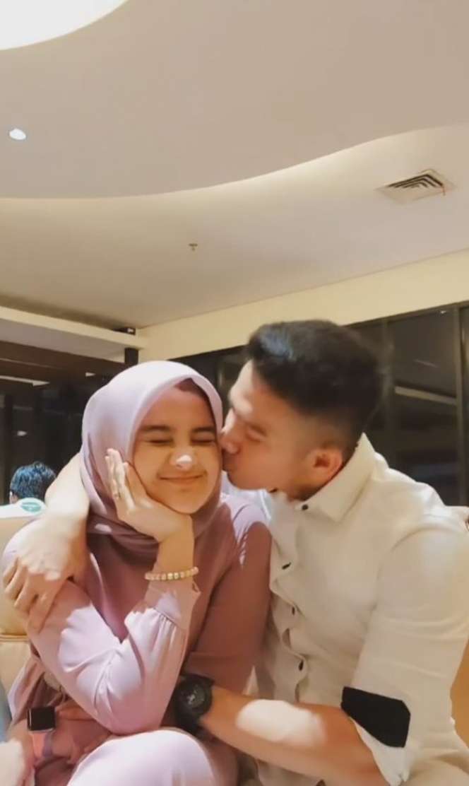 Potret Ridho DA Pamer Cium Syifa di Medsos, Malah Dapat Kritikan Netizen