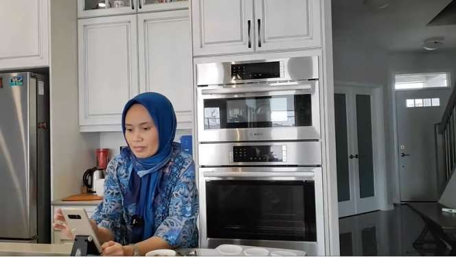 7 Potret Nikmatul Rosidah, TKW Hongkong yang Sukses Jadi YouTuber Terkenal Se-Asia, Sekelas Atta Halilintar?