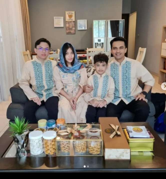 Kayak Seumuran, Ini Potret Sahrul Gunawan Bareng Sang Anak Raihana Zemma, Banyak yang Salah Sangka, Dikira Calon Istri!